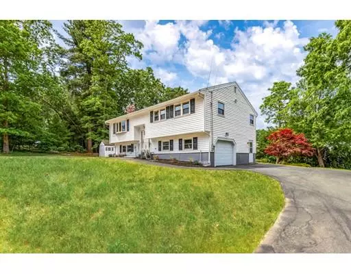 66 Old Elm St, Billerica, MA 01862