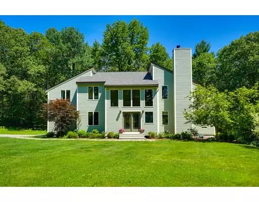 620 Lowell St, Carlisle, MA 01741