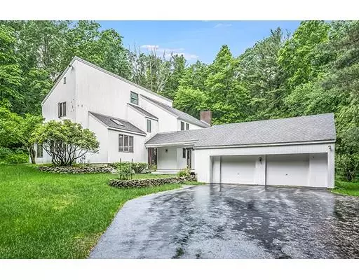 88 Surrey Ln, Boxford, MA 01921