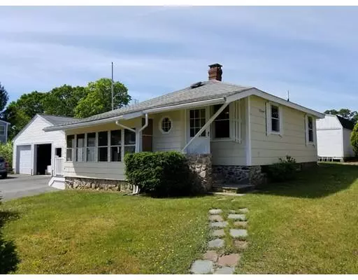 14 Gitche Gumee Road, Wareham, MA 02532