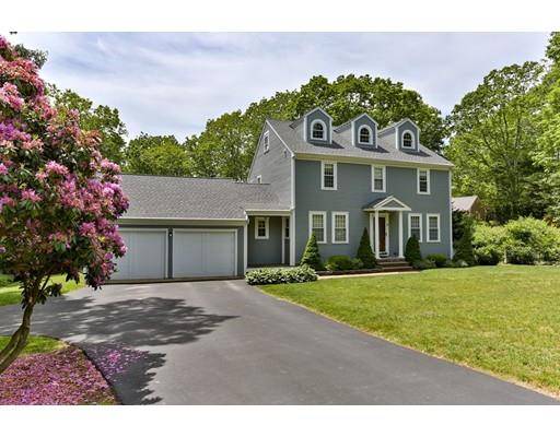 8 Surrey Ln, Sandwich, MA 02563