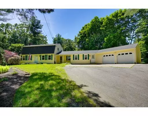 Northborough, MA 01532,22 Maple Ln