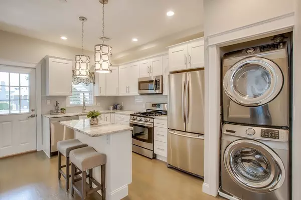 Beverly, MA 01915,21 Whitney Ave #2L