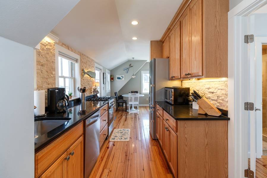 16 Conwell St #2, Provincetown, MA 02657