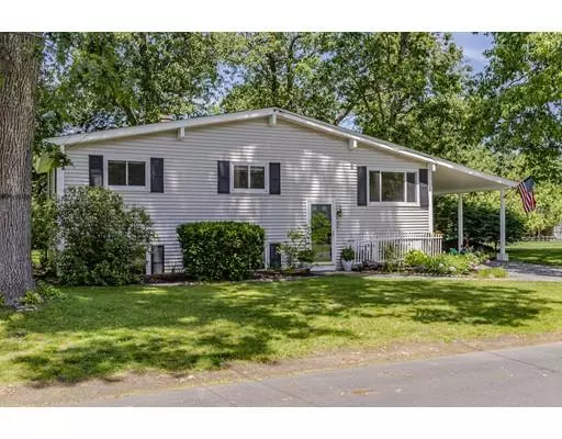 16 York Ave, Westford, MA 01886