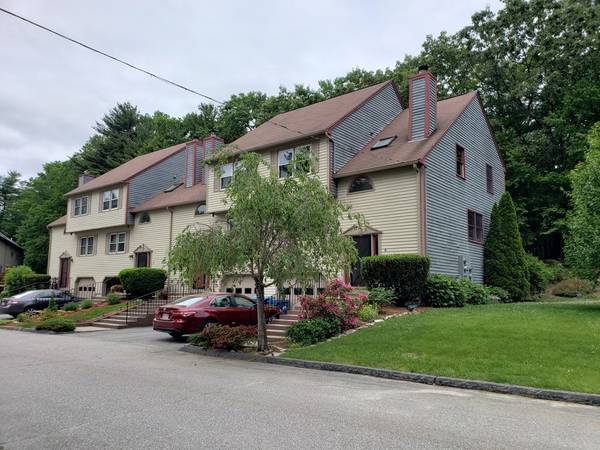 4 Carol Dr #4, Oxford, MA 01540