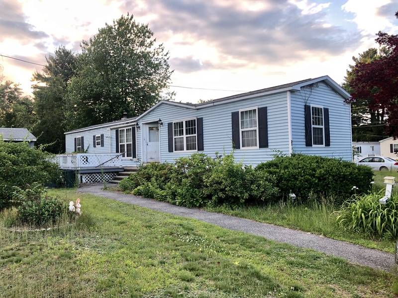 216 Shoreline Drive, Tewksbury, MA 01876