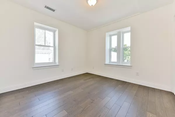 Boston, MA 02128,44 West Eagle St #3