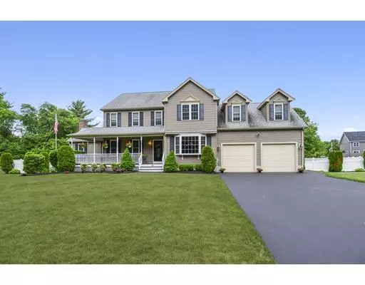 60 Malibu Dr, Taunton, MA 02780