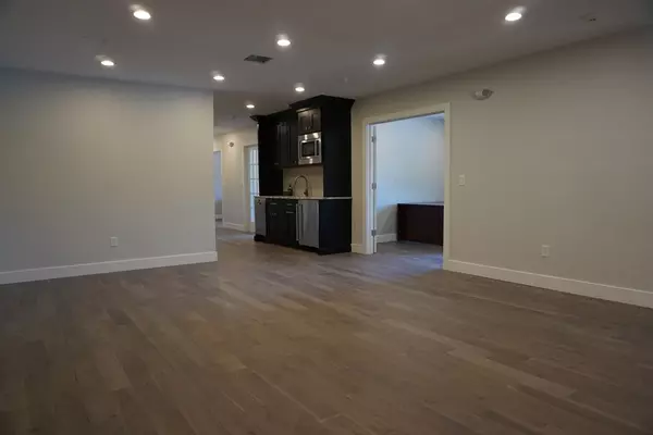 72 Sharp St #9, Hingham, MA 02043