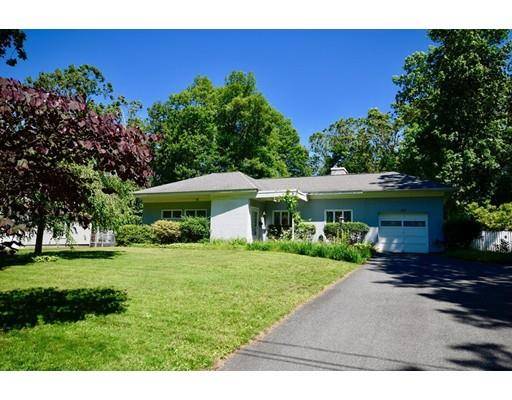 42 Fairway Dr, Longmeadow, MA 01106