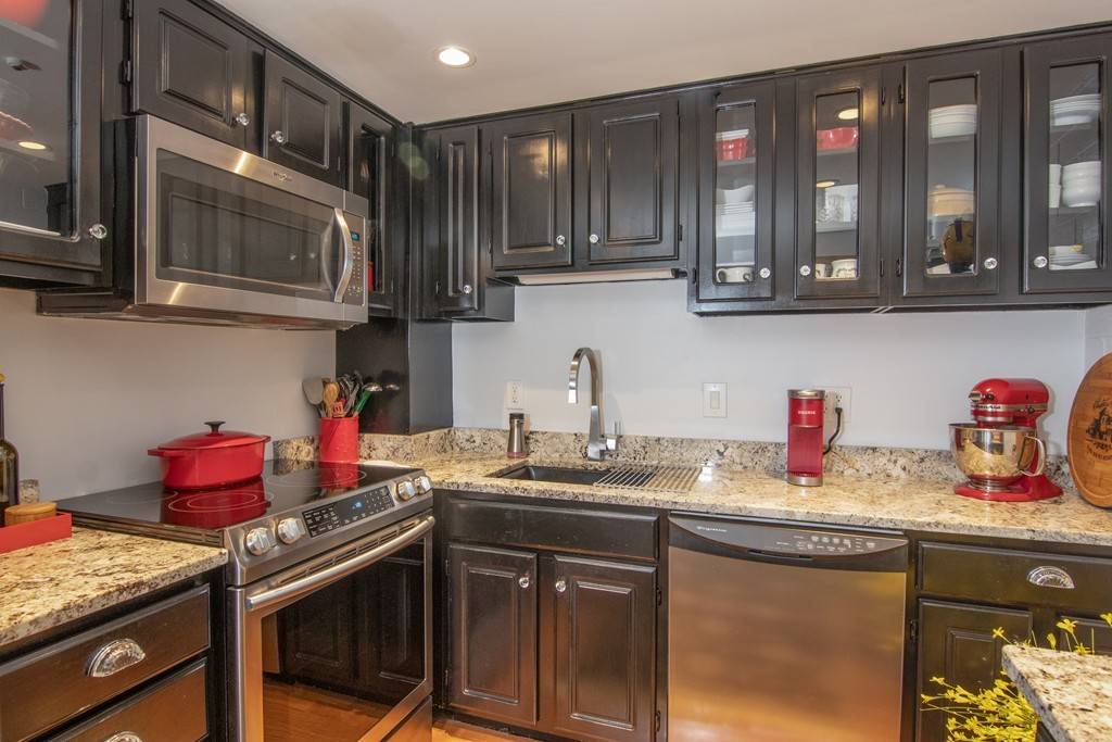 Quincy, MA 02171,175 Quincy Shore Dr #B52