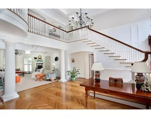 Weston, MA 02493,215 Highland St