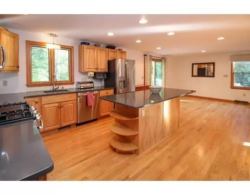 Taunton, MA 02780,64 Justine Ln