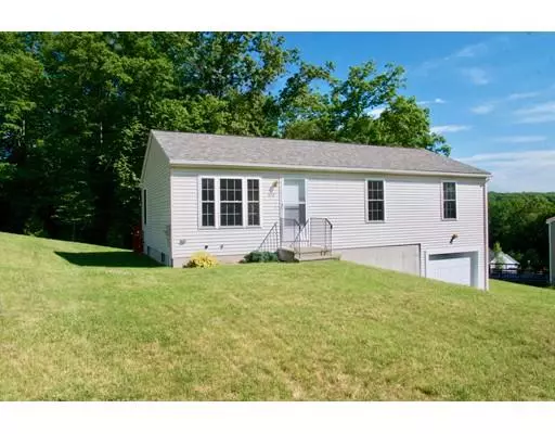 323 Whitetail Cir, Southbridge, MA 01550