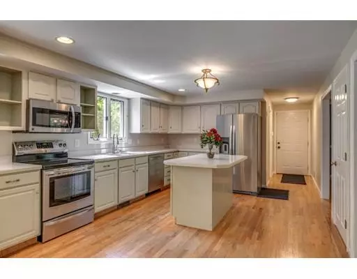 Groton, MA 01450,53 Castle Dr