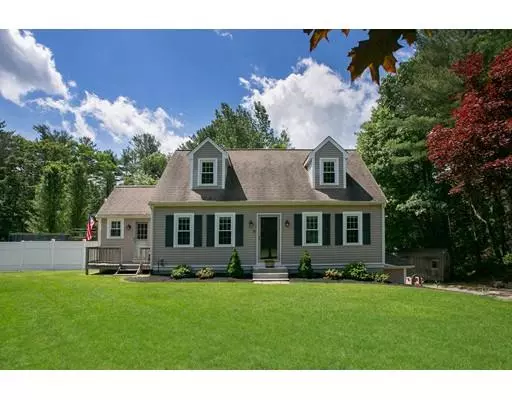 39 Four Winds Dr, Pembroke, MA 02359