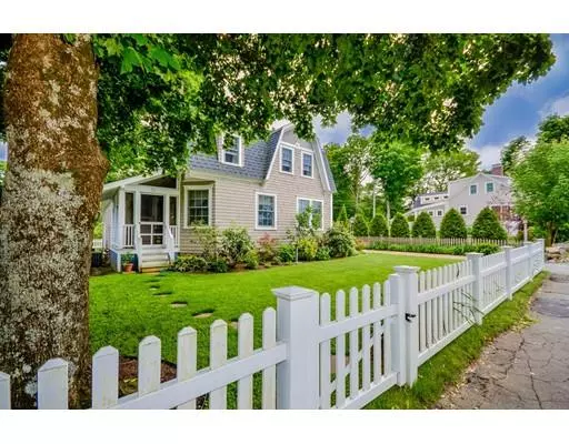 72 Main St, Marion, MA 02738