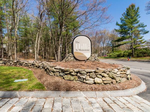 61 Hillside Drive #61, Wayland, MA 01778