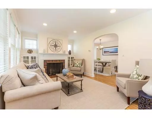 8 Mellon Rd, Wellesley, MA 02482