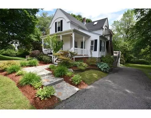 24 Holman St, Shrewsbury, MA 01545