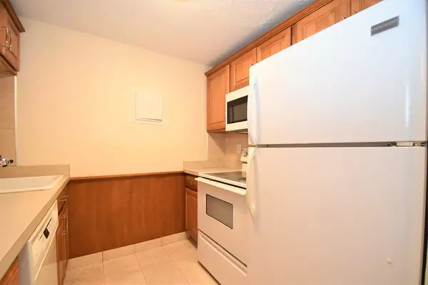 Rockland, MA 02370,135 Grove St #117