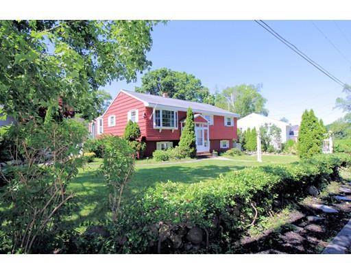 811 E Merrimack St, Lowell, MA 01852