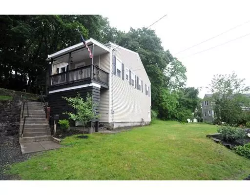 17 Valley St, Wakefield, MA 01880