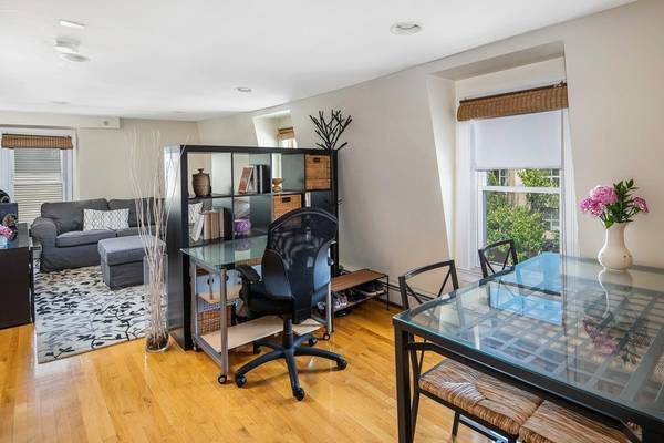 578 Cambridge St #3F, Cambridge, MA 02141