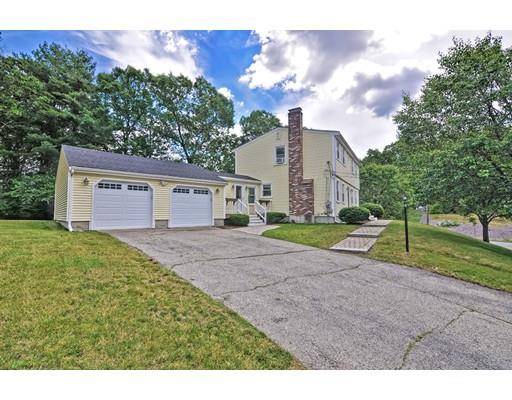 Walpole, MA 02081,3 Dunbar Ct