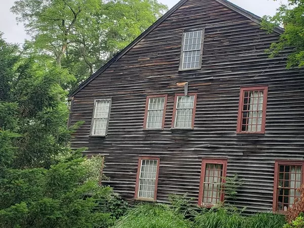 Montague, MA 01351,17 Old Sunderland Rd