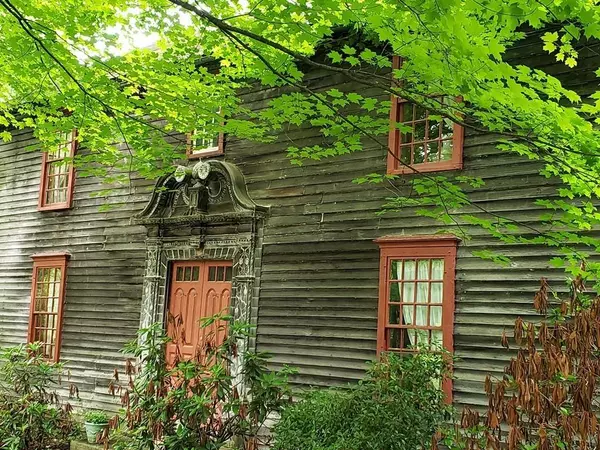 Montague, MA 01351,17 Old Sunderland Rd