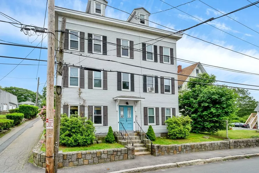 67 Friend St #2, Gloucester, MA 01930