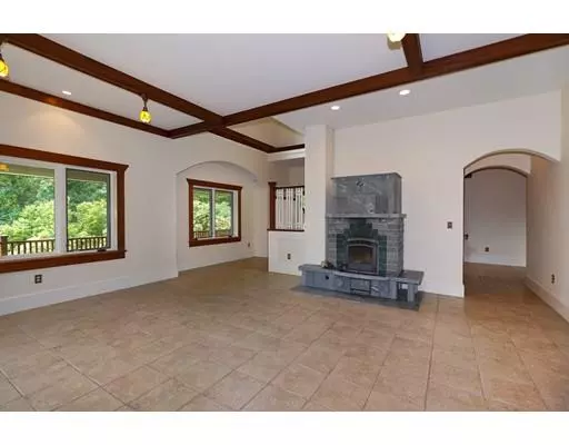 Carlisle, MA 01741,683 East St