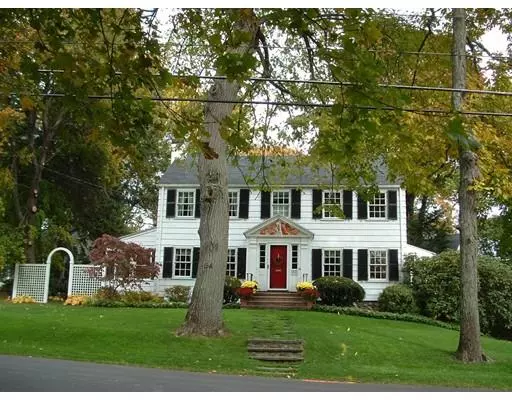 84 Walnut Ave, Andover, MA 01810