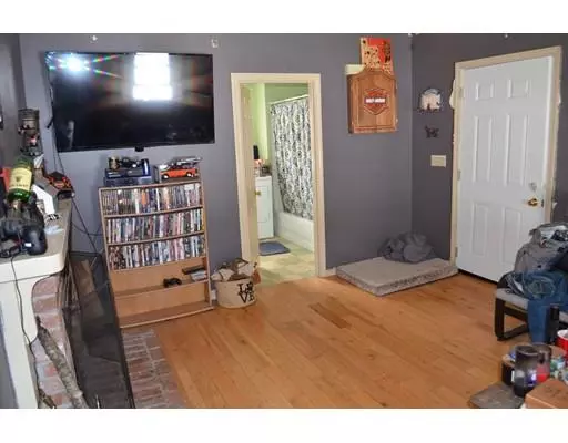 Milford, MA 01757,53 Pine Island Rd