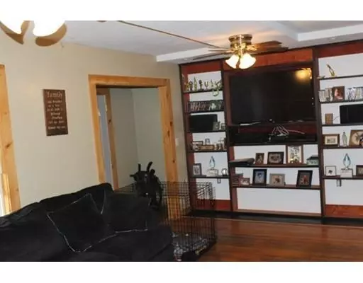 Clinton, MA 01510,8 Bolton Rd