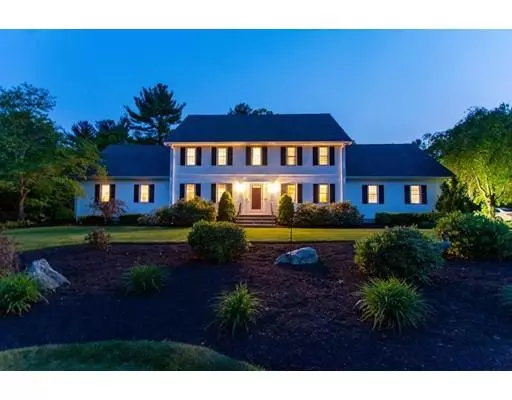 40 Diniz Dr, Raynham, MA 02767