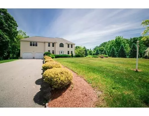 Middleboro, MA 02346,11 Winterberry Hill Ln