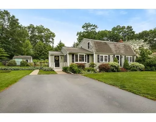 136 Beechwood Rd, Hanson, MA 02341