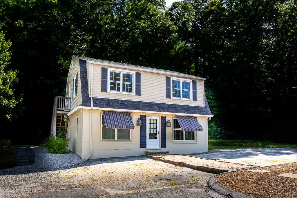 Sturbridge, MA 01566,200 Main St