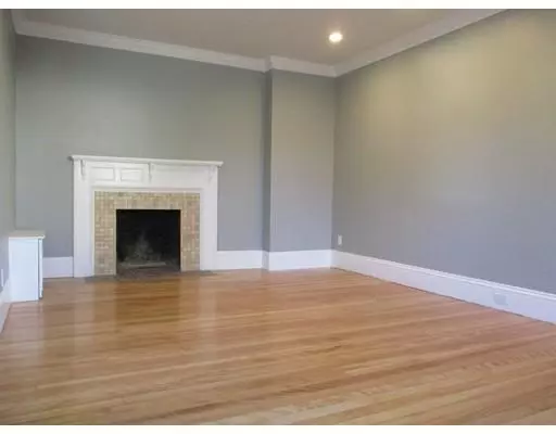 Worcester, MA 01602,76 Moore Avenue