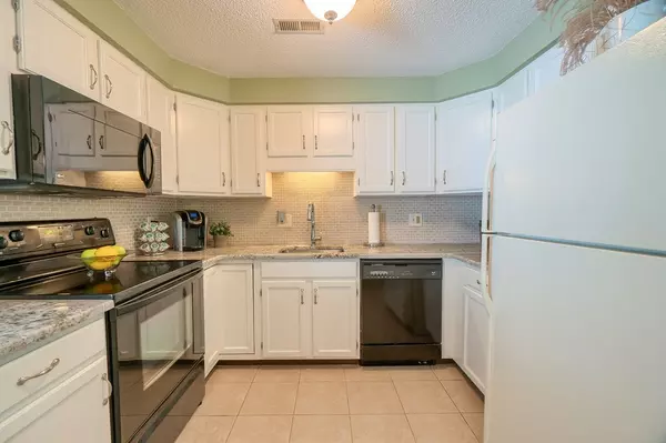 Auburn, MA 01501,3303 Forest Park Dr #3303