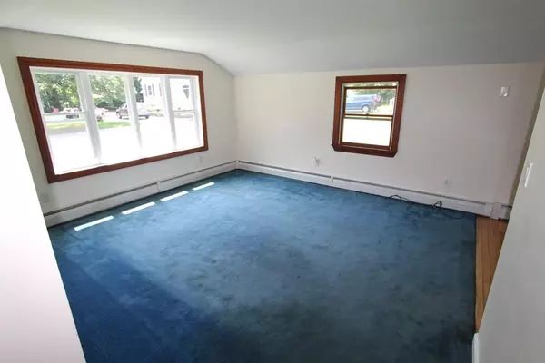 Seekonk, MA 02771,32 Arthur St