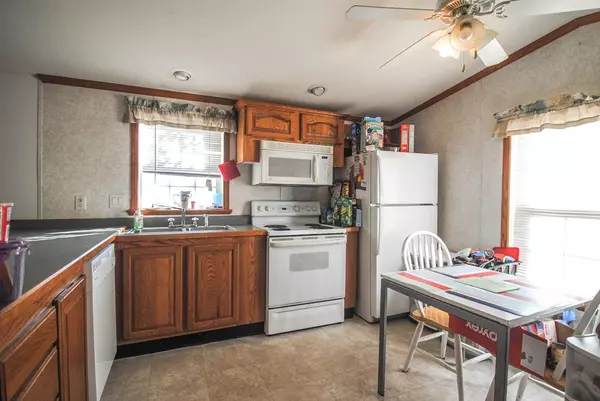 North Attleboro, MA 02760,130 E Washington St #51