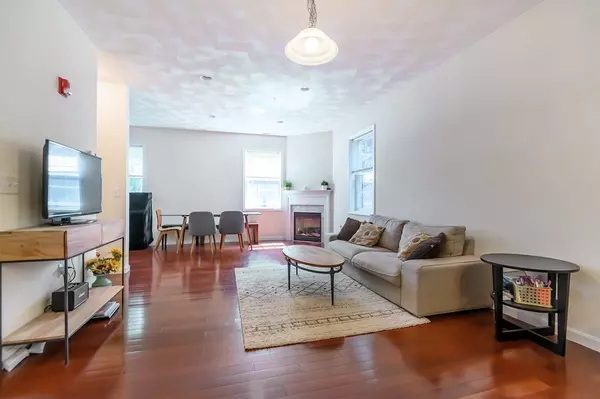 Andover, MA 01810,18 Dale Street #2F