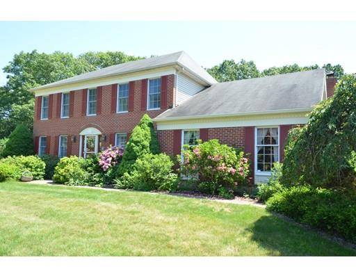 7 Farm Pond Lane, Franklin, MA 02038