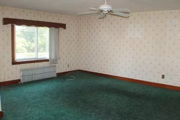 Palmer, MA 01069,18 Wright St