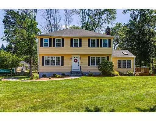 38 Waterview Dr, Medway, MA 02053