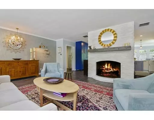 Sandwich, MA 02563,7 Moody Dr
